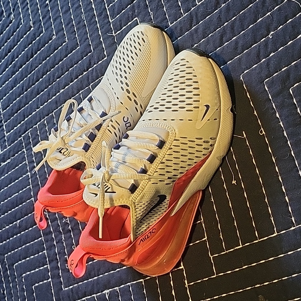 Nike 270 women's